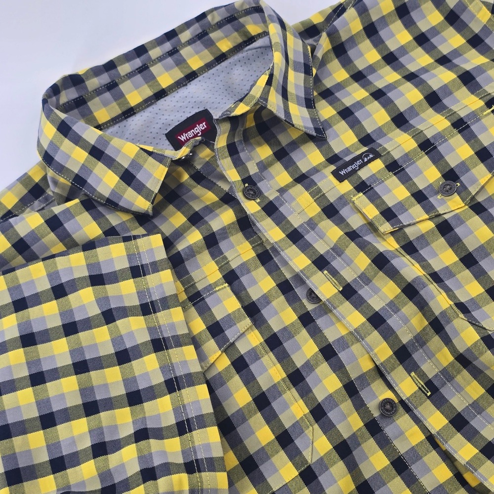 Wrangler Button Down Shirt Mens L Yellow Plaid Short Sleeve Ventilated Stretch